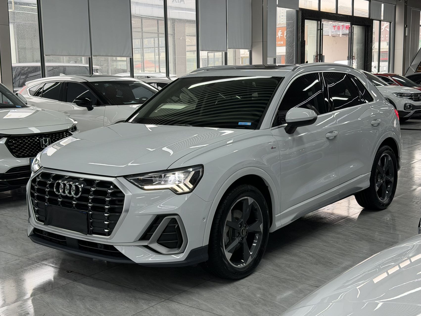 Audi Q3 Белый Dynamic