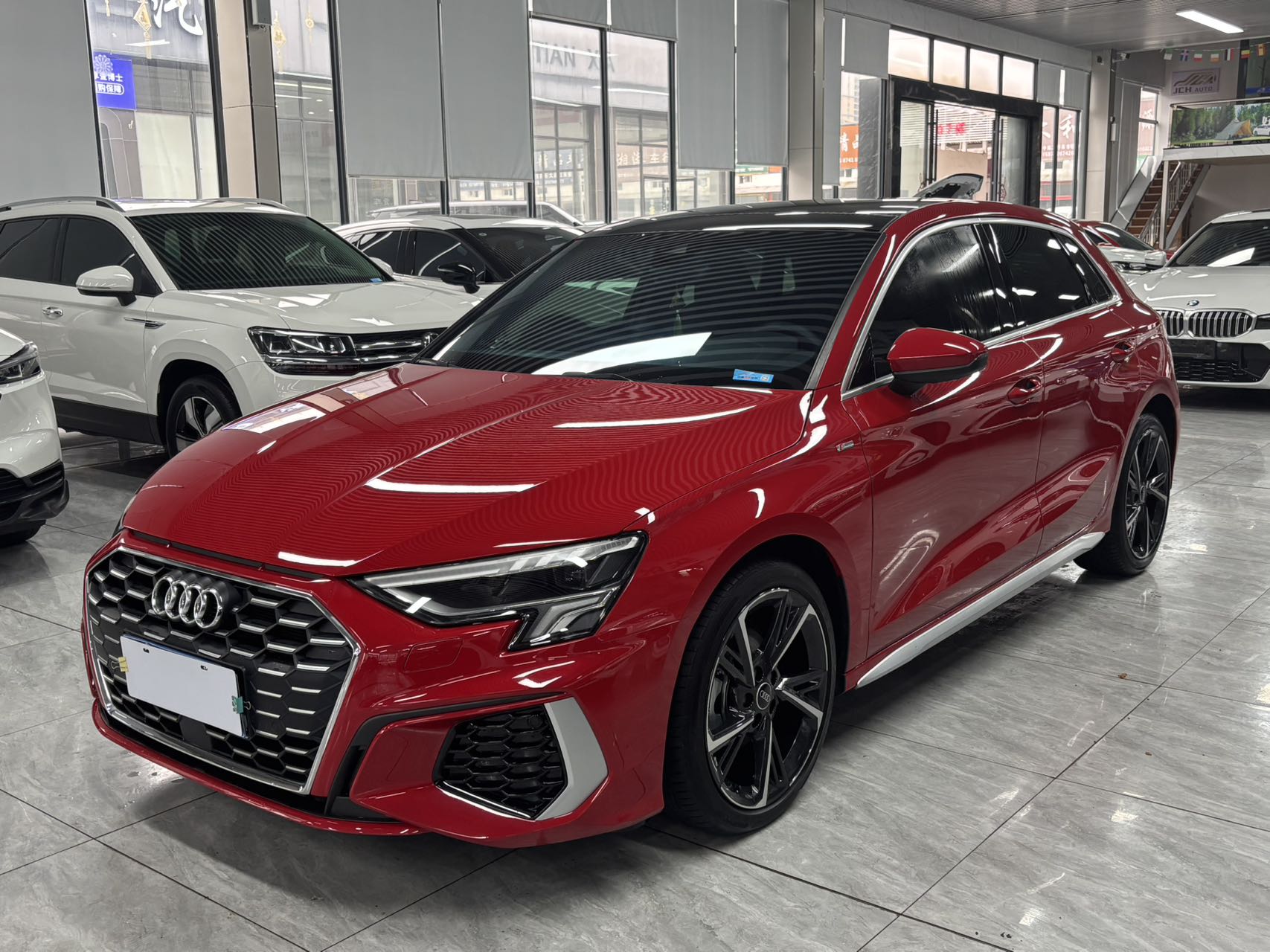 Audi A3 Красный