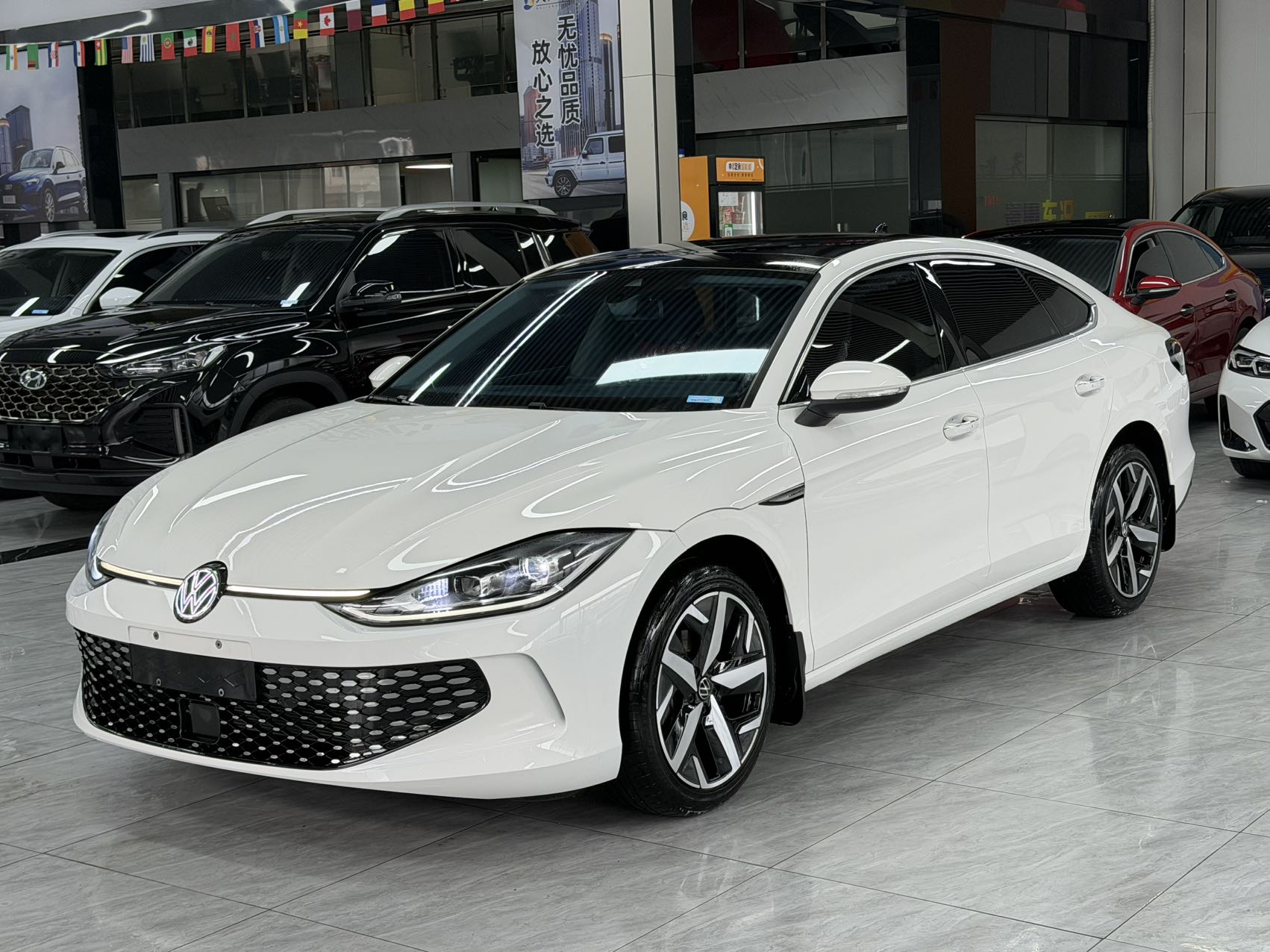 Volkswagen Lamando Белый