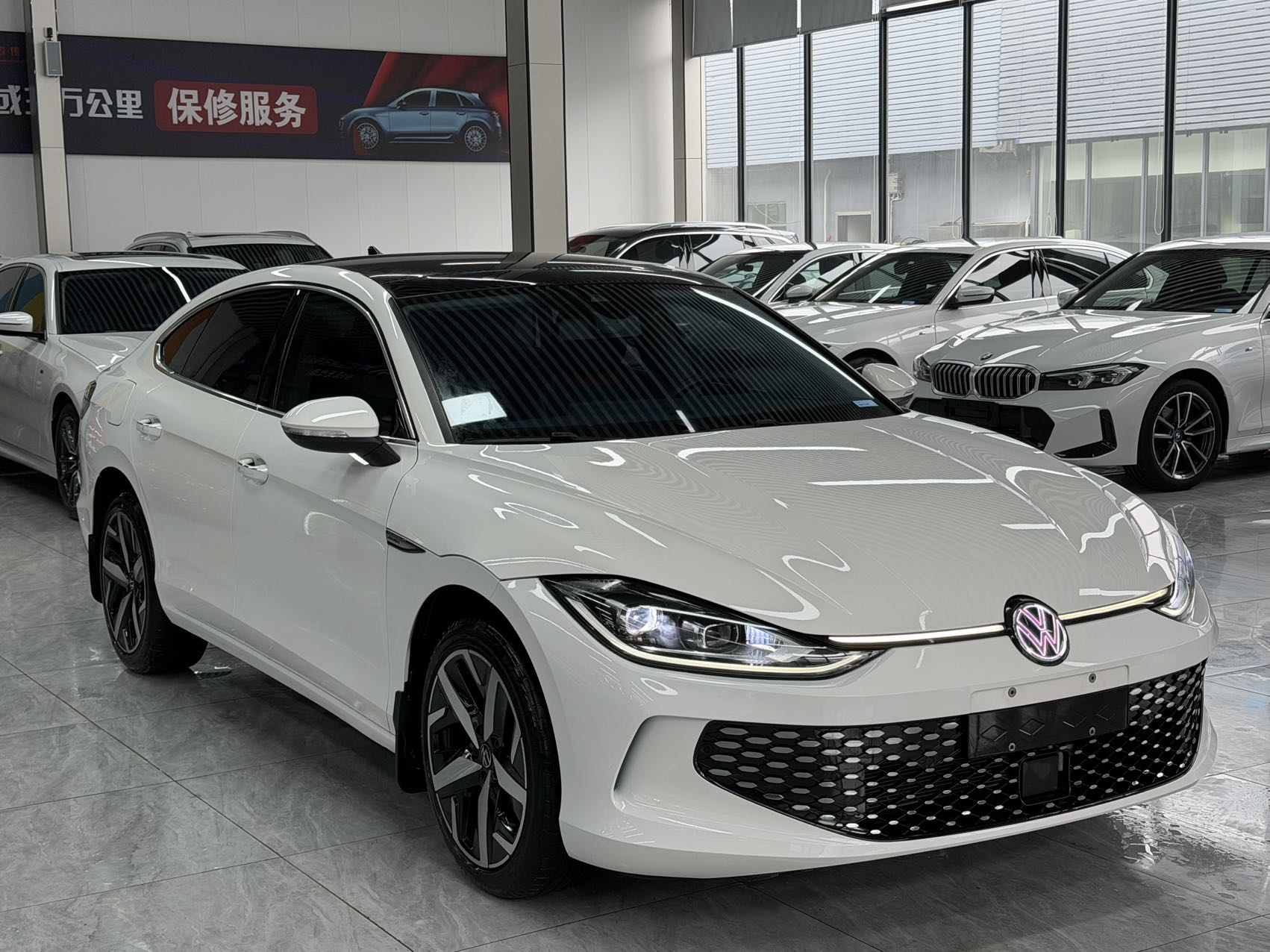 Volkswagen Lamando Белый