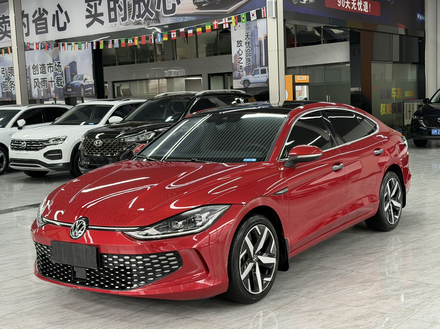 Volkswagen Lamando Красный
