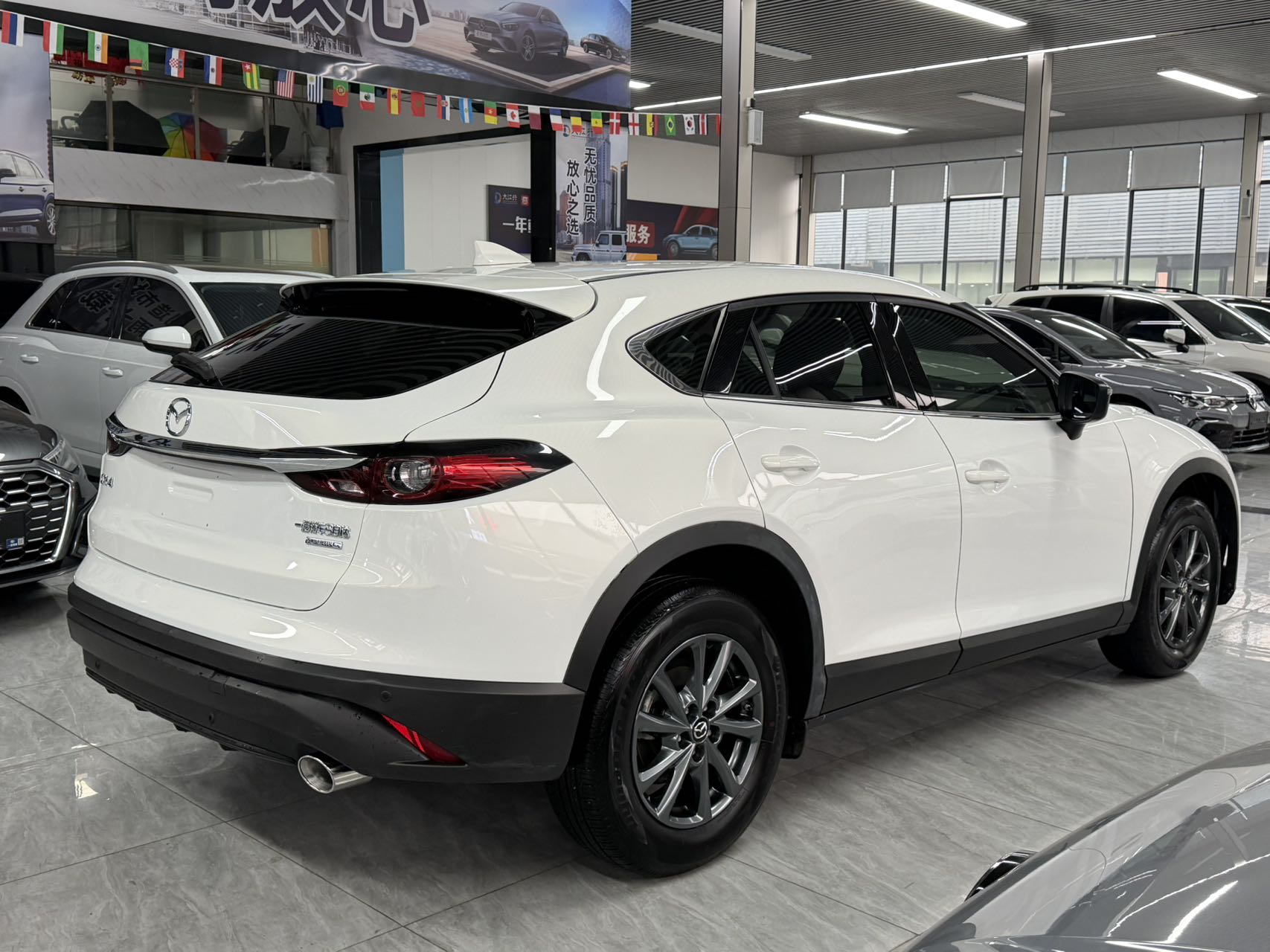Mazda CX-4 Белый