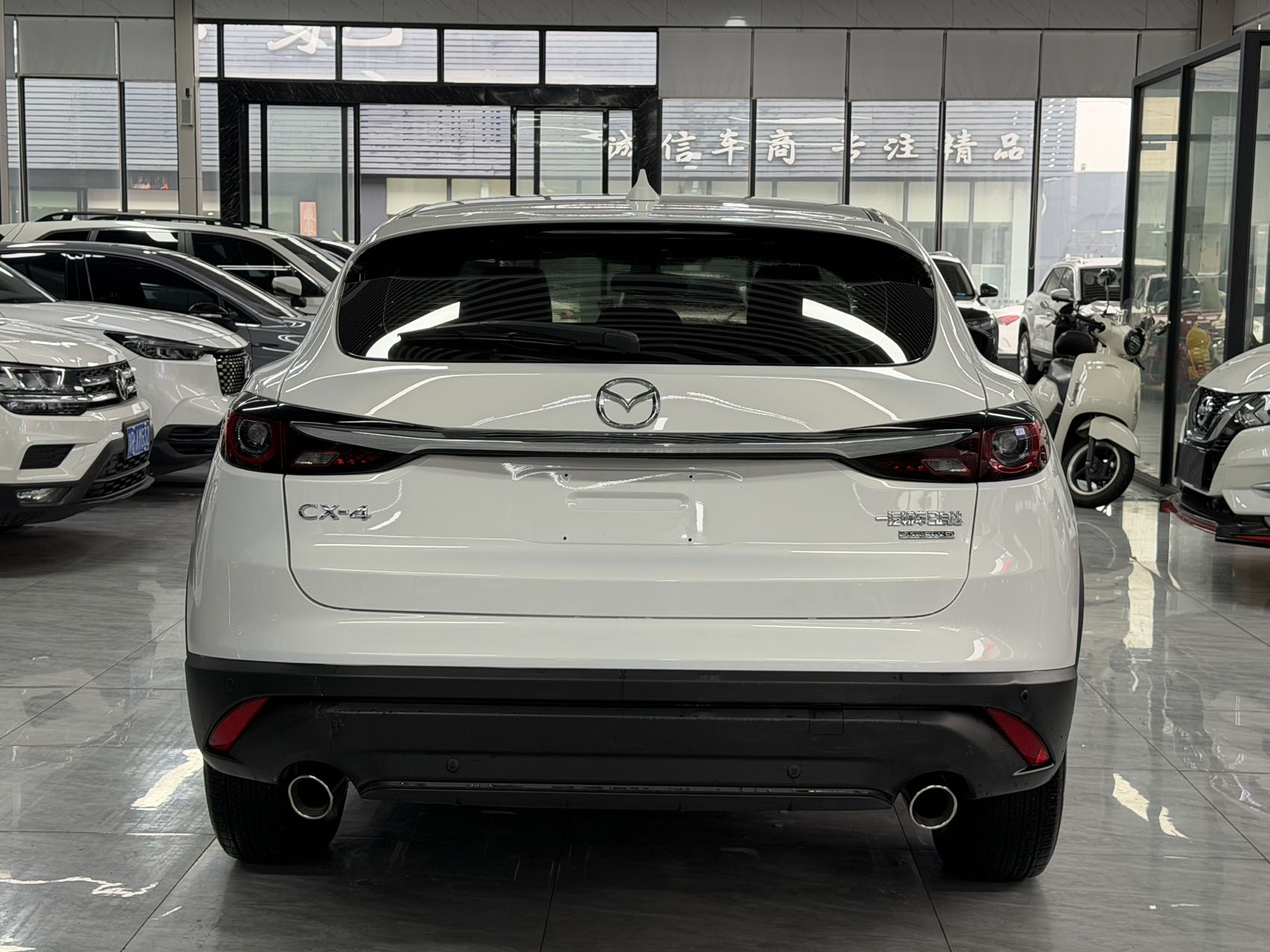 Mazda CX-4 Белый