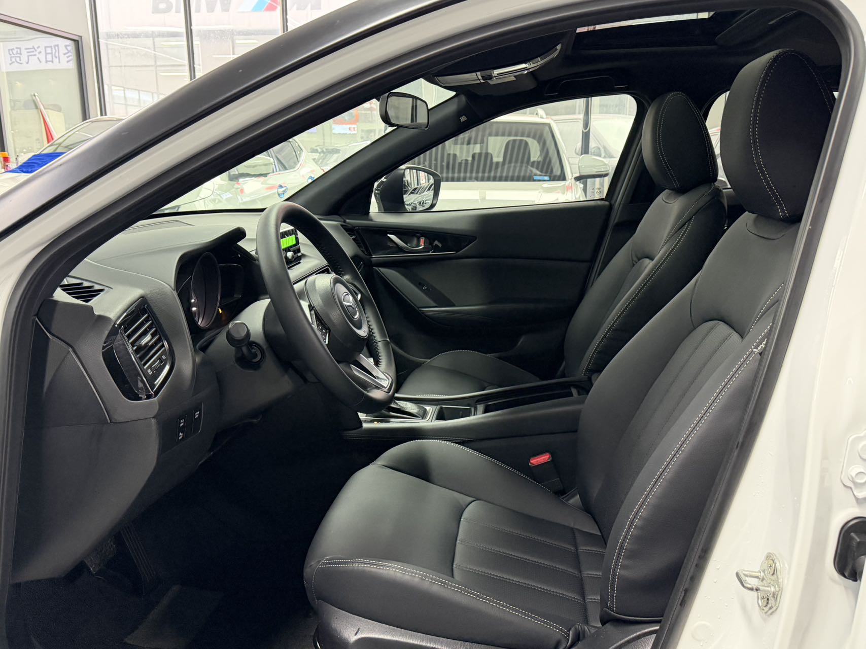 Mazda CX-4 Белый