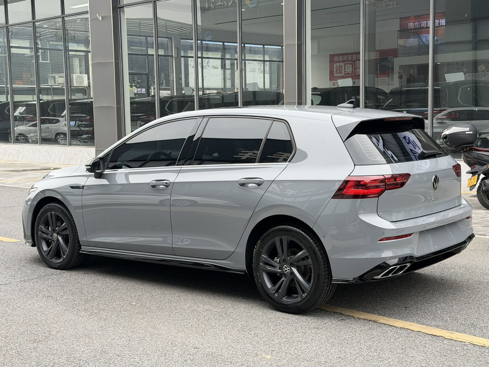 Volkswagen Golf Серый