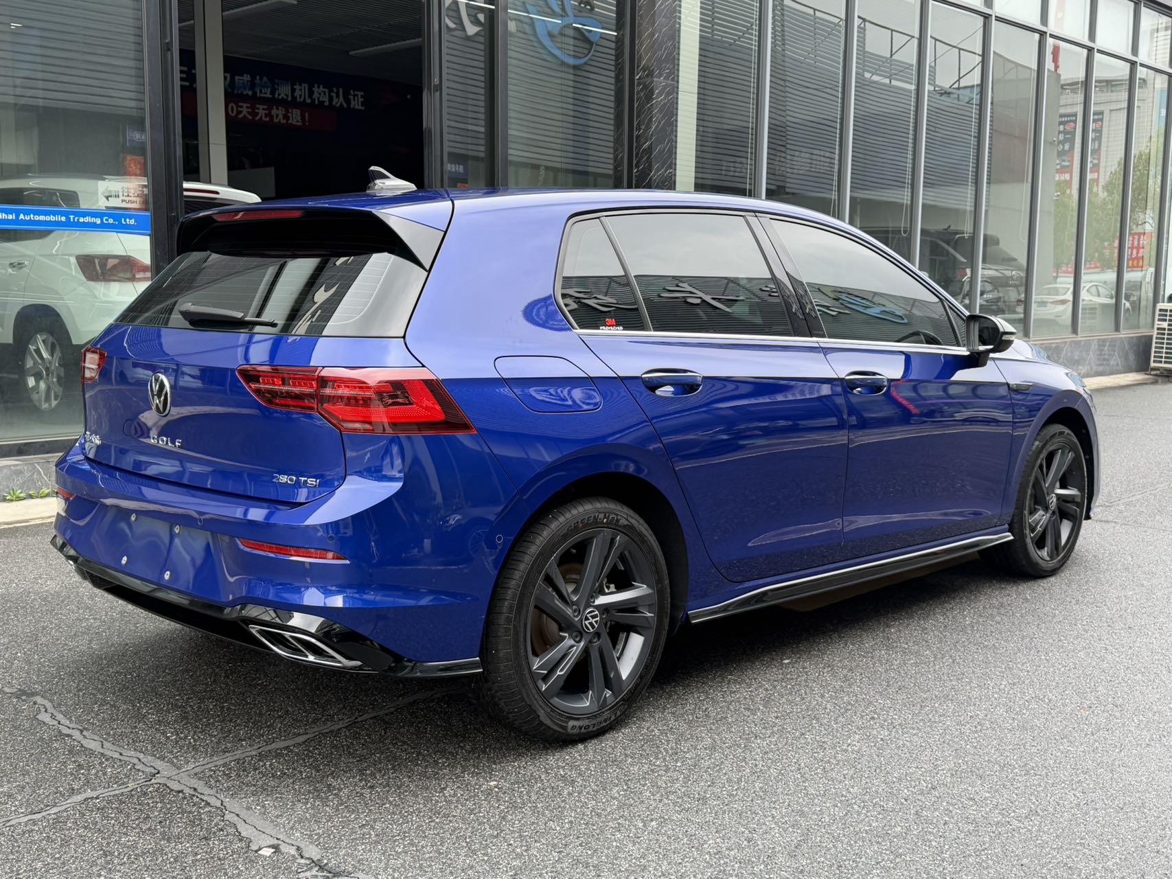 Volkswagen Golf Синий