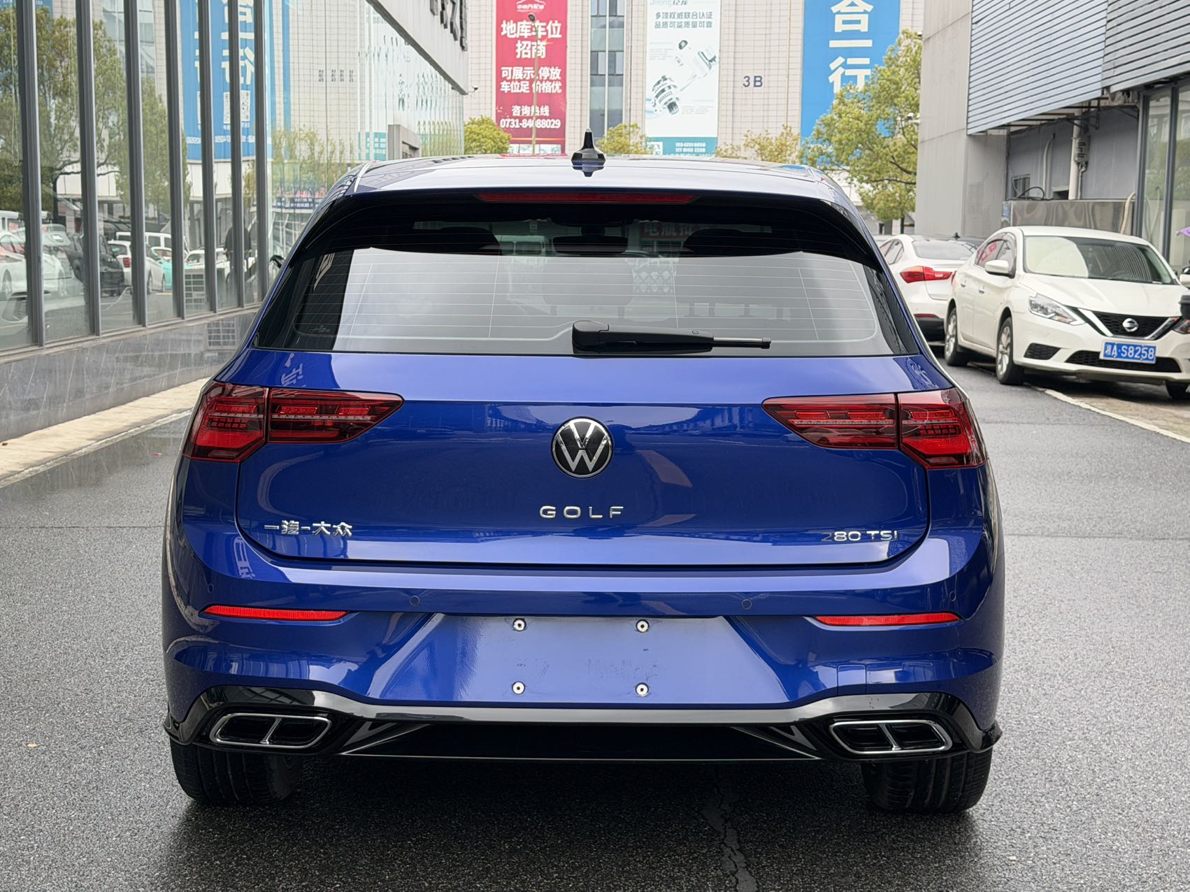 Volkswagen Golf Синий