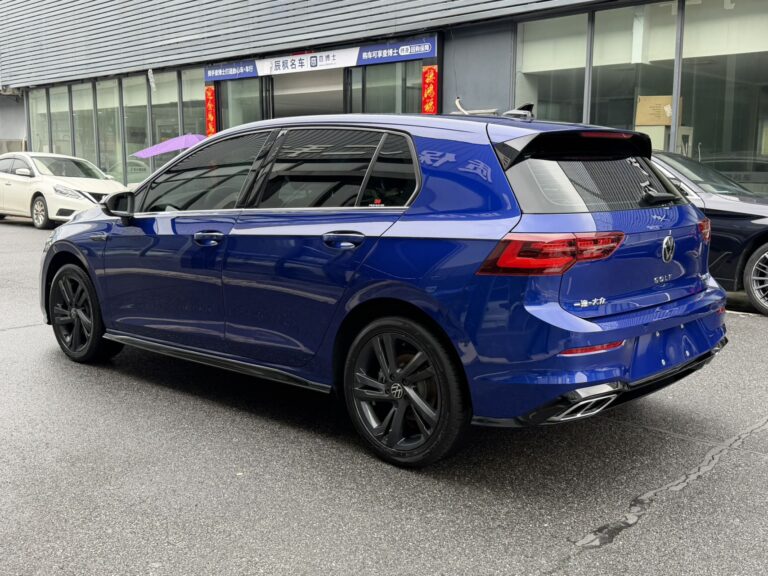 Volkswagen Golf Синий