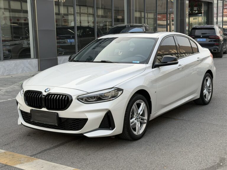 BMW 120i Белый