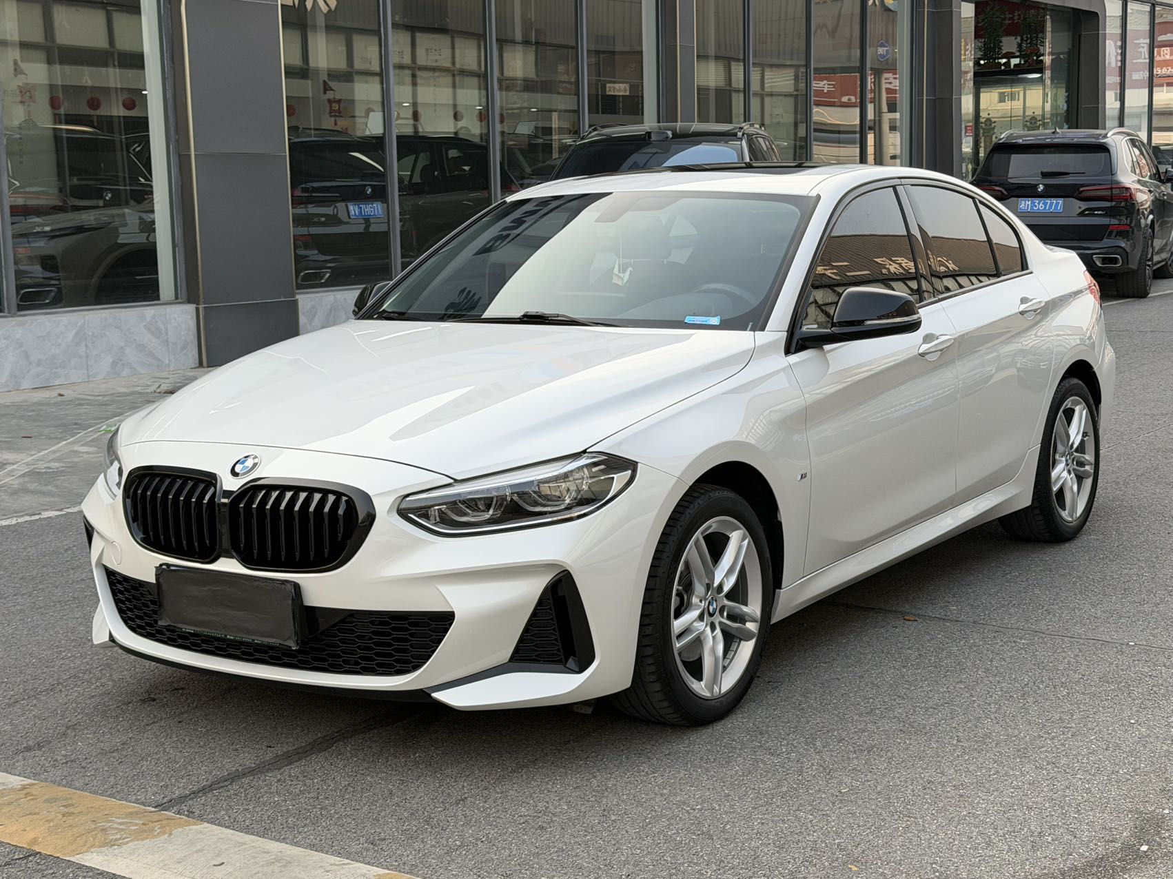 BMW 120i Белый