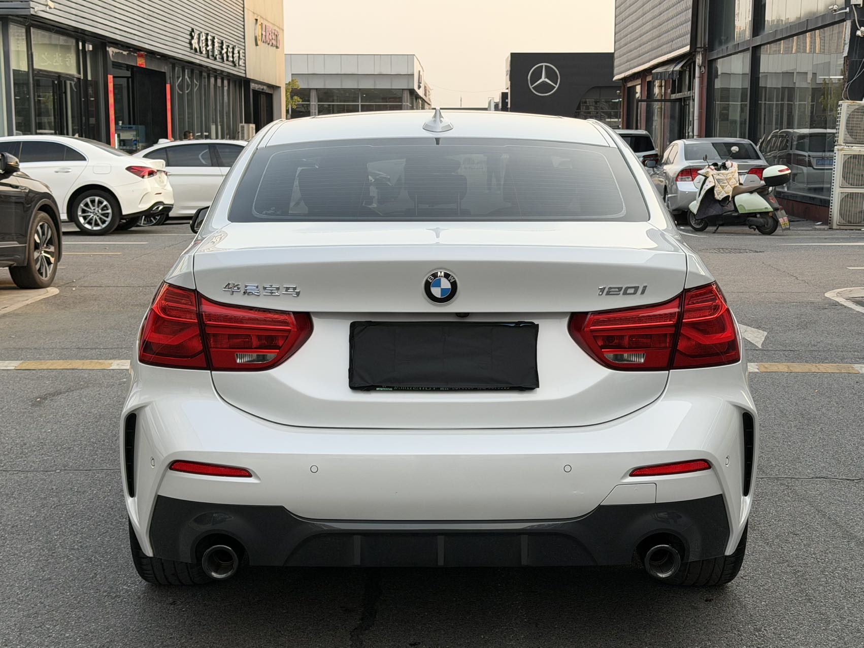 BMW 120i Белый